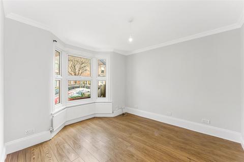 4 bedroom terraced house to rent, Brookdale Road, Walthamstow, E17