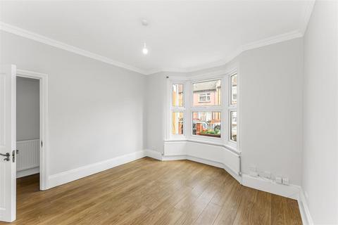 4 bedroom terraced house to rent, Brookdale Road, Walthamstow, E17