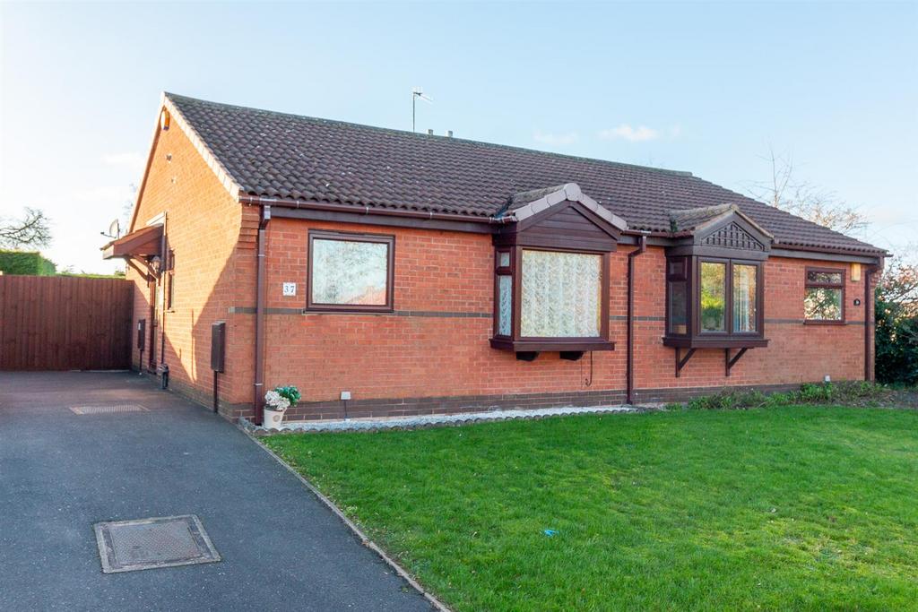 Thorntons Close, Cotgrave, Nottingham 2 bed semidetached bungalow for sale £195,000
