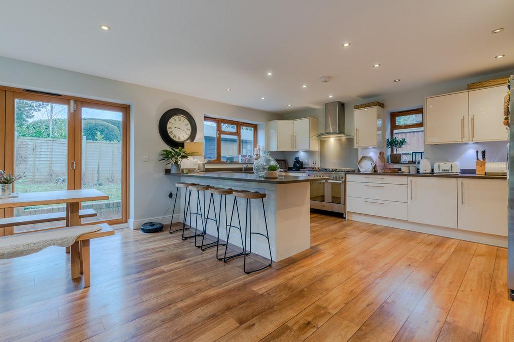 Gretton Road, Gotherington, Cheltenham, GL52 4 bed detached house for