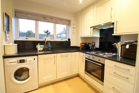 18 Blackshaw Road, Glossop, SK13 7SL