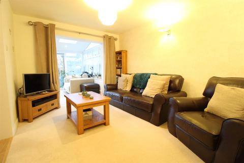 18 Blackshaw Road, Glossop, SK13 7SL