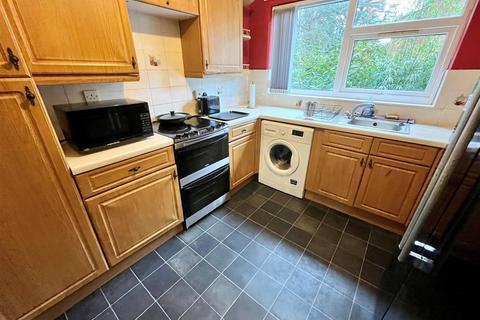 28 Beechfield Close, Sale, M33 4EH