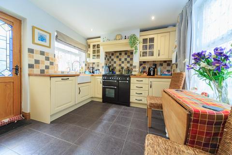 3 bedroom cottage for sale, The Banks, Sileby, LE12
