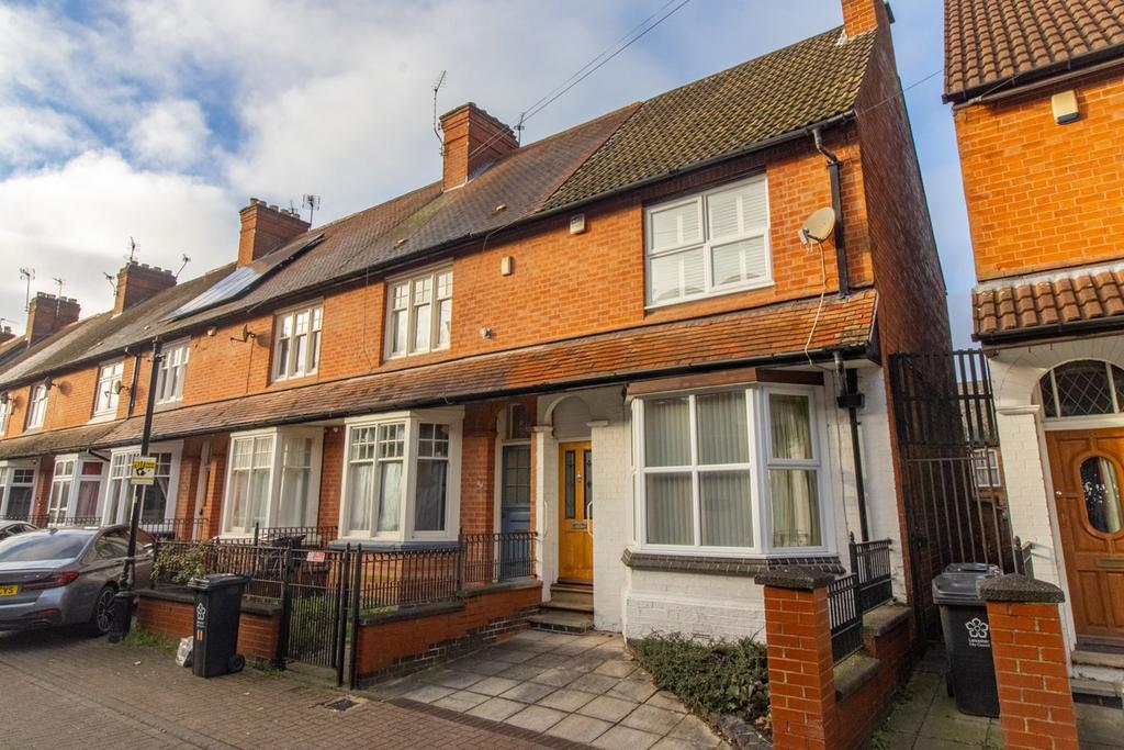 Merton Avenue, Leicester, LE3 3 bed terraced house for sale £230,000
