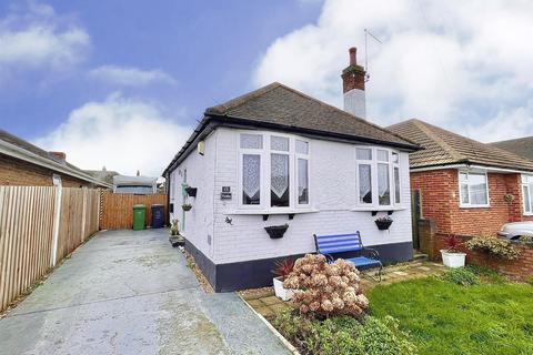 2 bedroom detached bungalow for sale - Second Avenue, Caister On Sea