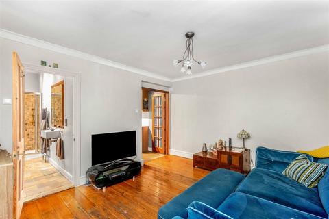 13 Oakdene Road, Peasmarsh, Guildford, GU3 1ND