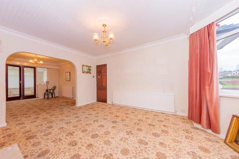 3 bedroom semi-detached house for sale - Birstall, Batley WF17