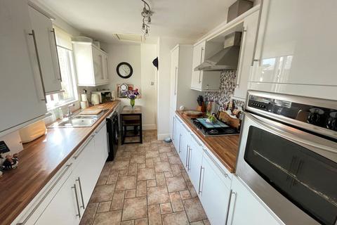 3 bedroom flat for sale - Julian Street, Lawe Top, South Shields, Tyne and Wear, NE33 2EP