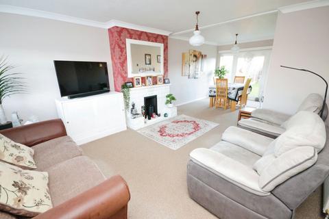 28 Hardie Road, Stanford-le-hope, SS17 0PB