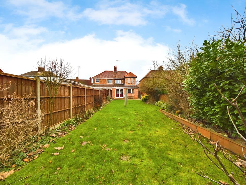 Queens Road, Peterborough, PE2 3 bed semidetached house for sale £