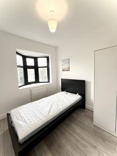1 bedroom in a house share to rent, edmonton, N18