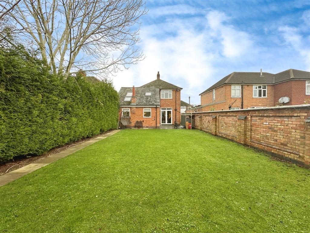 Park Drive, Leicester Forest East 3 bed detached house for sale £380,000