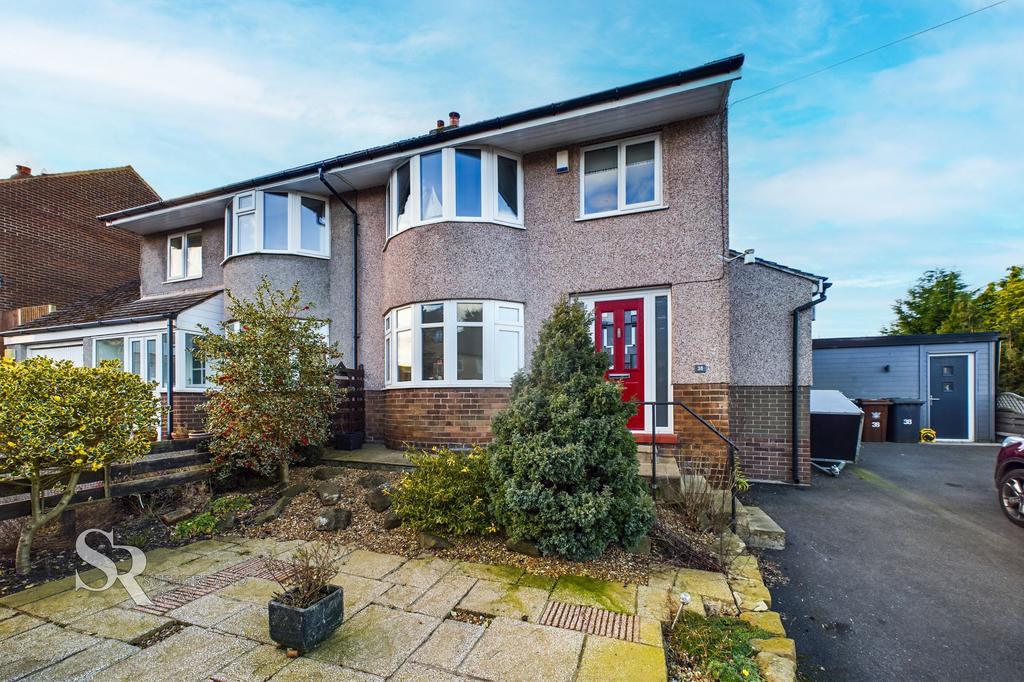Netherfield Road, ChapelEnLeFrith, SK23 3 bed semidetached house