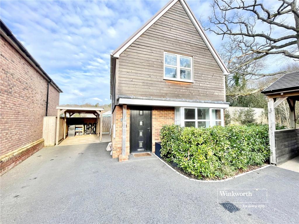 Sika Rise, Bransgore, Christchurch, Hampshire, BH23 3 bed detached house for sale £625,000
