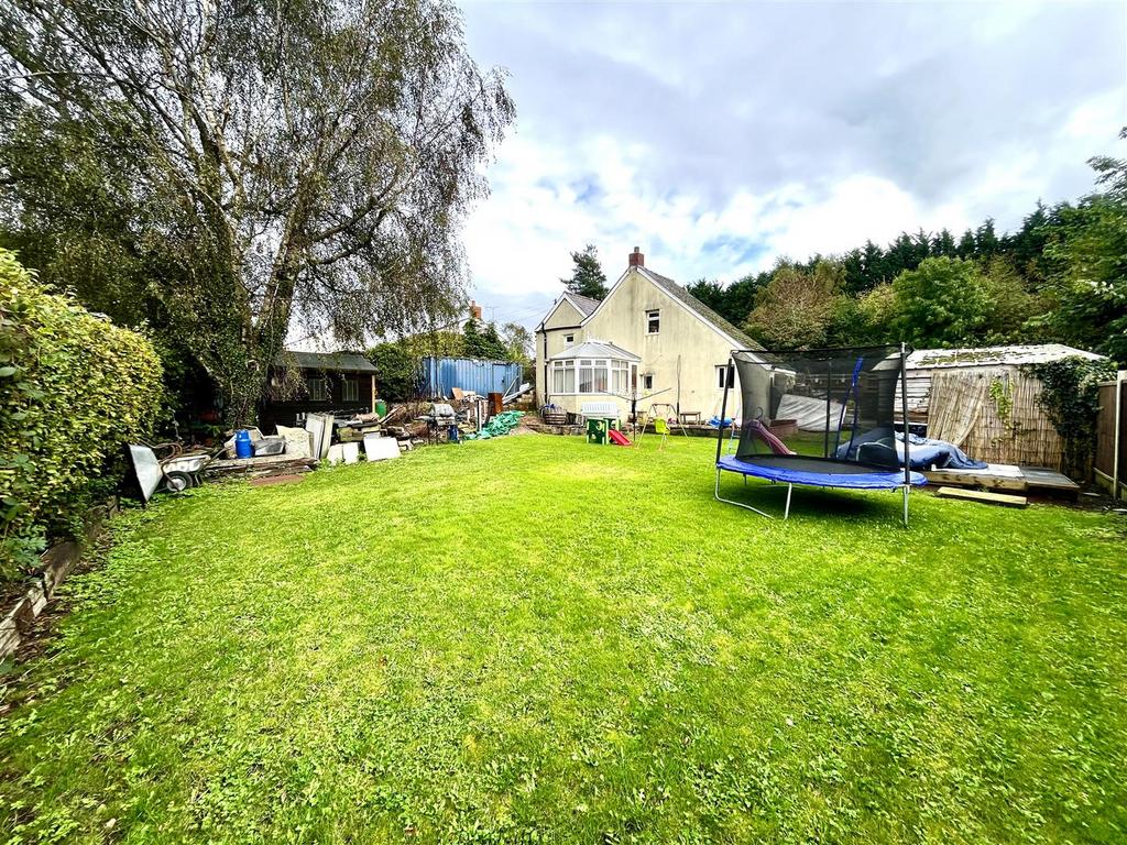 Mile End Road, Coleford GL16 4 bed detached house for sale £375,000