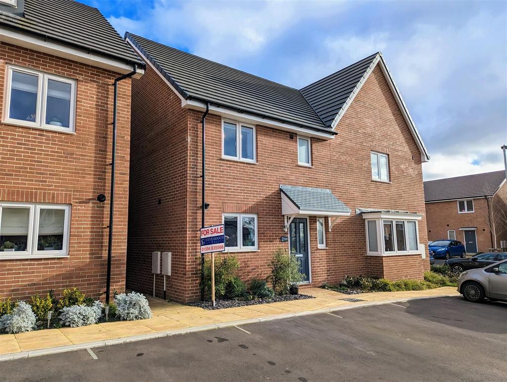 Lydney GL15 3 bed semidetached house for sale £265,000