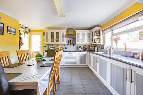 Rosedale Station Road, Bow, Crediton, EX17 6HU