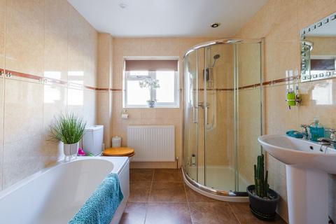 Rosedale Station Road, Bow, Crediton, EX17 6HU