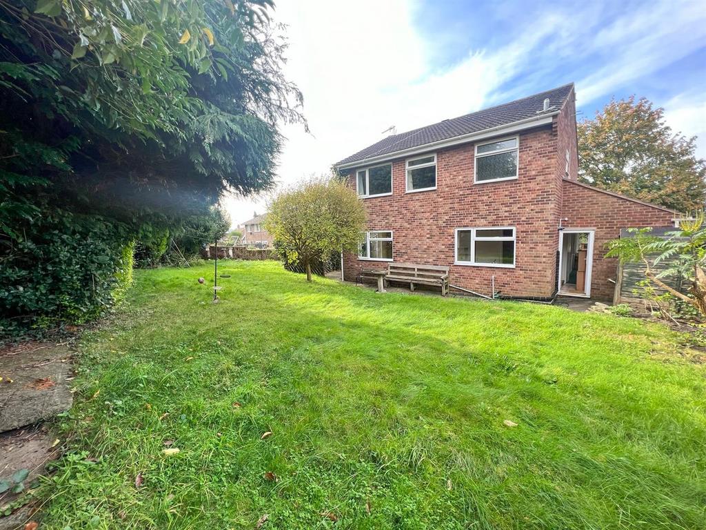 Somerset Road, Cinderford GL14 4 bed detached house for sale £350,000