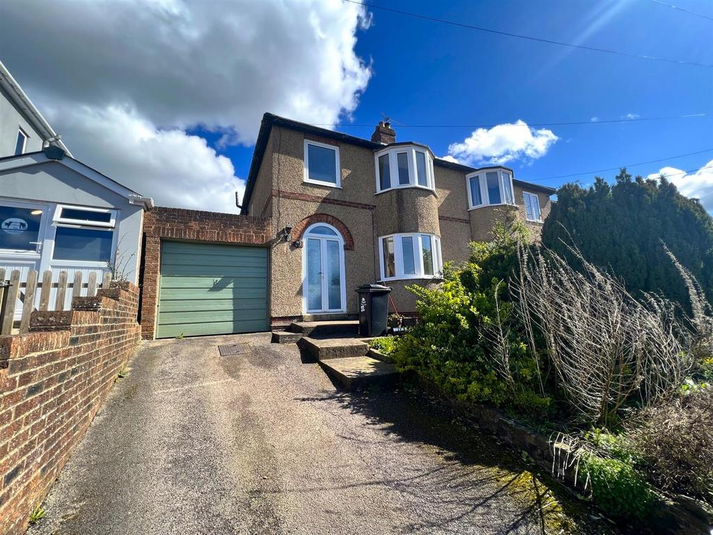 Woodside Avenue, Cinderford GL14 3 bed semidetached house £260,000