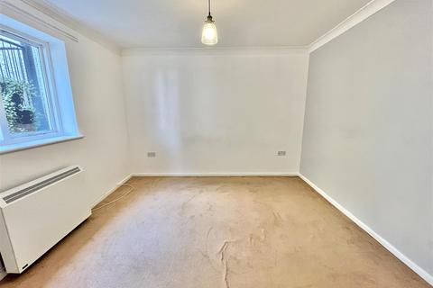 1 bedroom flat for sale, Gloucester Road, Ross-On-Wye HR9