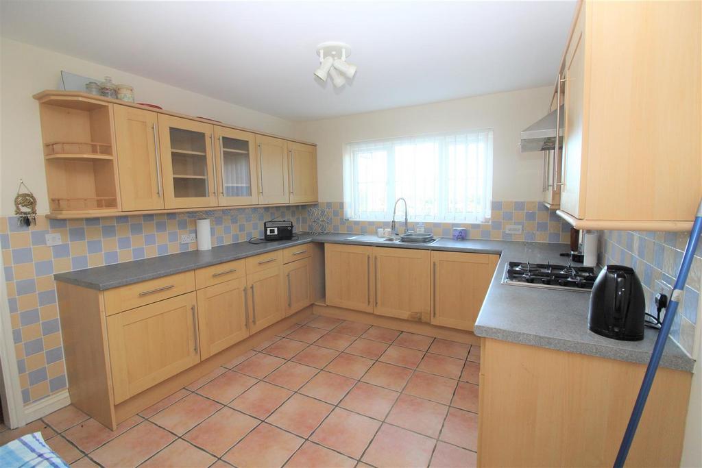 Church Road, Cinderford GL14 4 bed detached house for sale £300,000