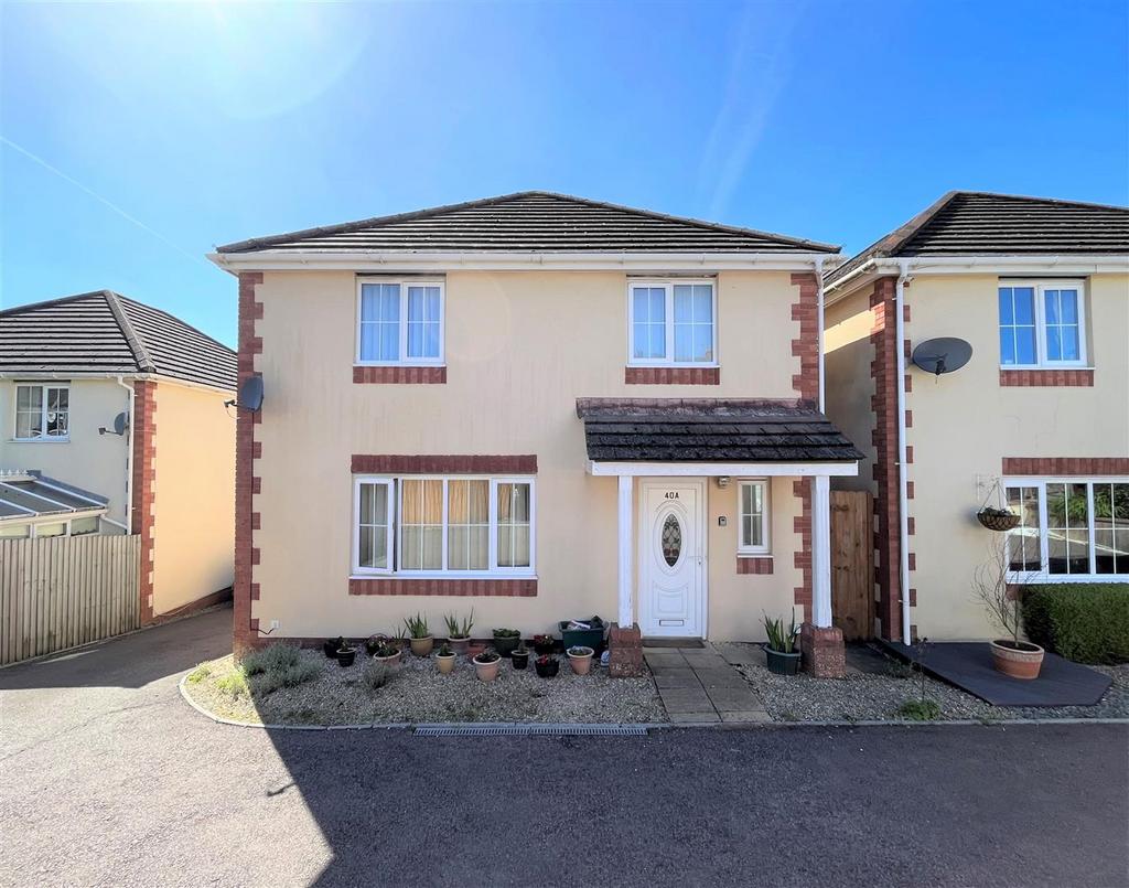 Church Road, Cinderford GL14 4 bed detached house for sale £300,000