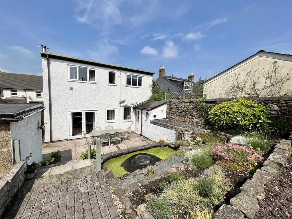 Woodside Street, Cinderford GL14 4 bed cottage for sale £315,000