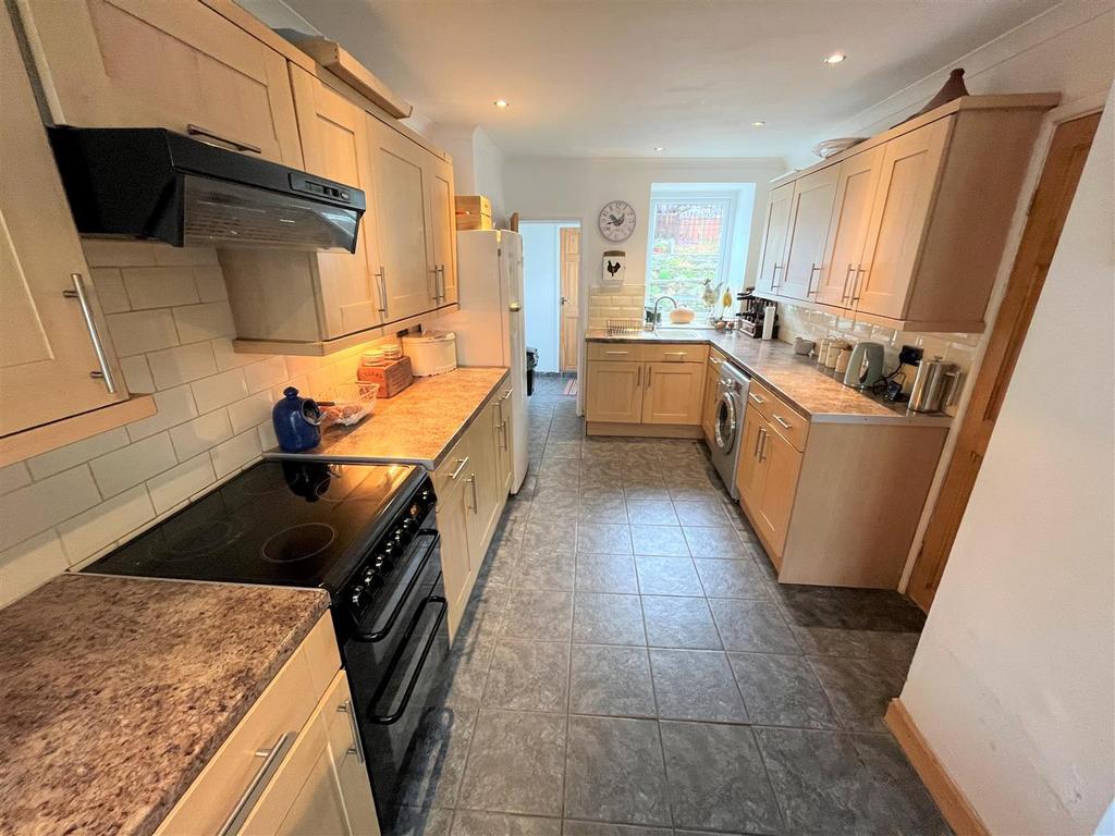Woodside Street, Cinderford GL14 4 bed cottage for sale £315,000