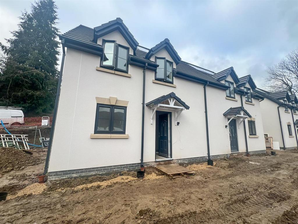Highview Road, Drybrook GL17 3 bed semidetached house for sale £300,000