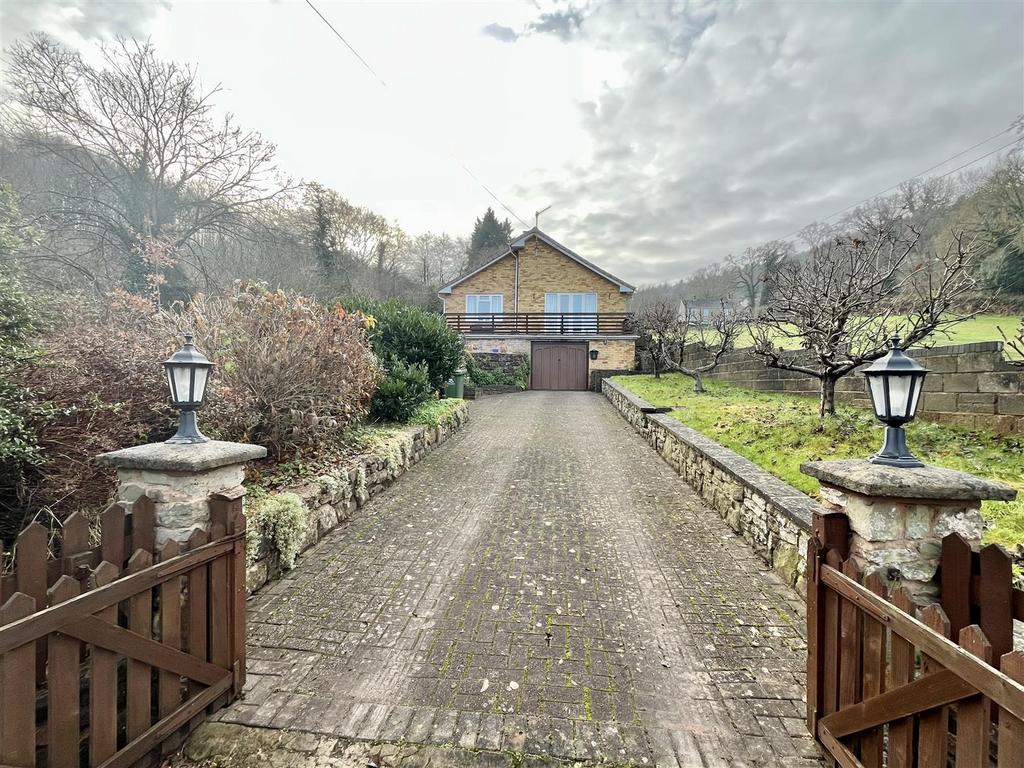 Holbrook, Upper Lydbrook, Lydbrook GL17 3 bed detached bungalow for