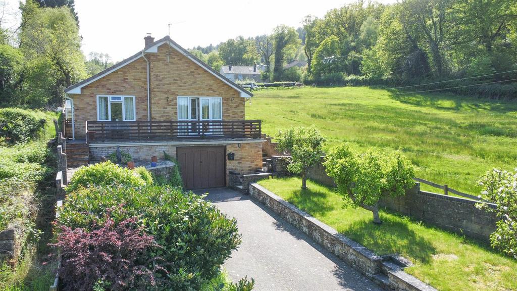 Holbrook, Upper Lydbrook, Lydbrook GL17 3 bed detached bungalow for