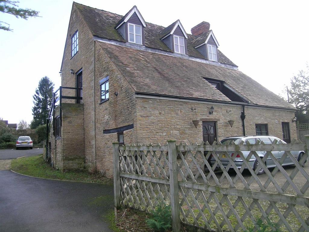 Ross Road, Newent GL18 5 bed detached house to rent £1,300 pcm (£300 pw)