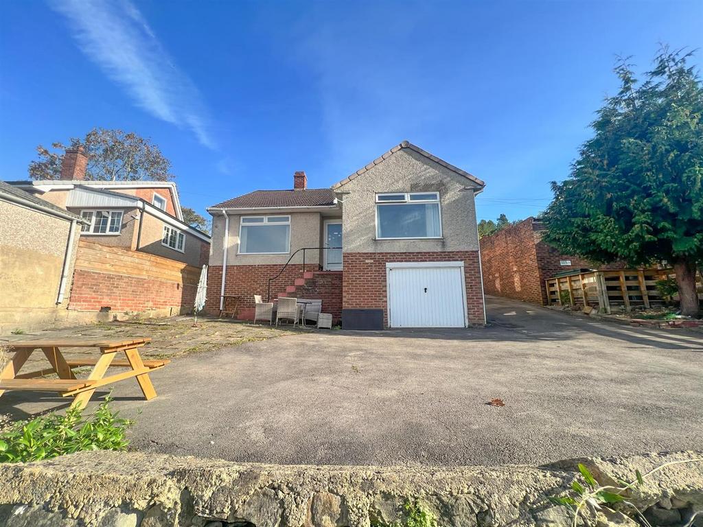 Buckshaft Road, Cinderford GL14 2 bed detached bungalow for sale £270,000