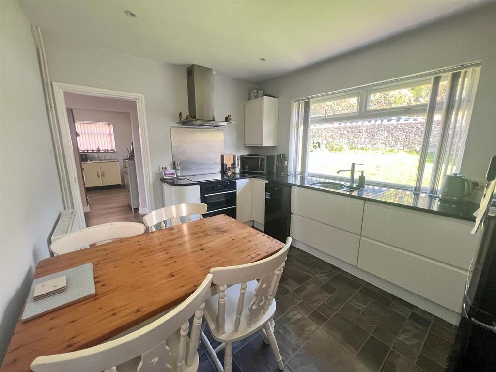 Buckshaft Road, Cinderford GL14 2 bed detached bungalow for sale £270,000