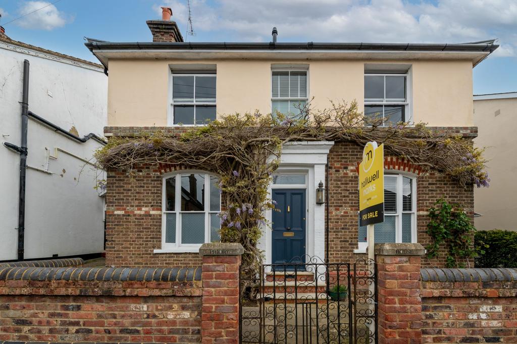 Priory Road, Reigate, RH2 4 bed detached house for sale £900,000