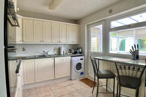 24 Abbotswood Close, Tuffley, Gloucester, GL4 0JD