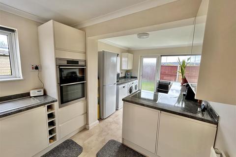 52 Dunster Close, Tuffley, Gloucester, GL4 0TP
