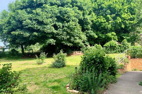 32 Allen Drive, Stroud, GL5 4DT
