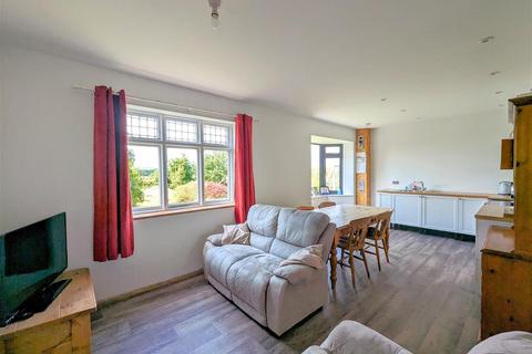 4 bedroom detached bungalow for sale, Upleadon Road, Newent GL18