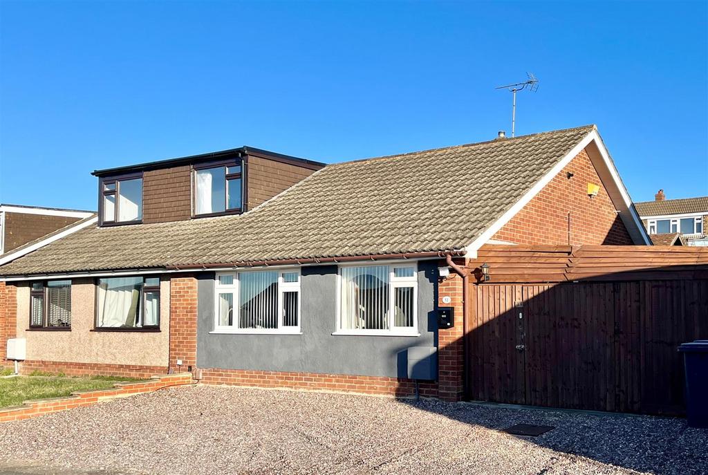 Thoresby Avenue, Gloucester GL4 2 bed semidetached bungalow for sale