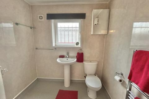 Flat 3, 15 Hyde Close, Gloucester, GL1 3PE