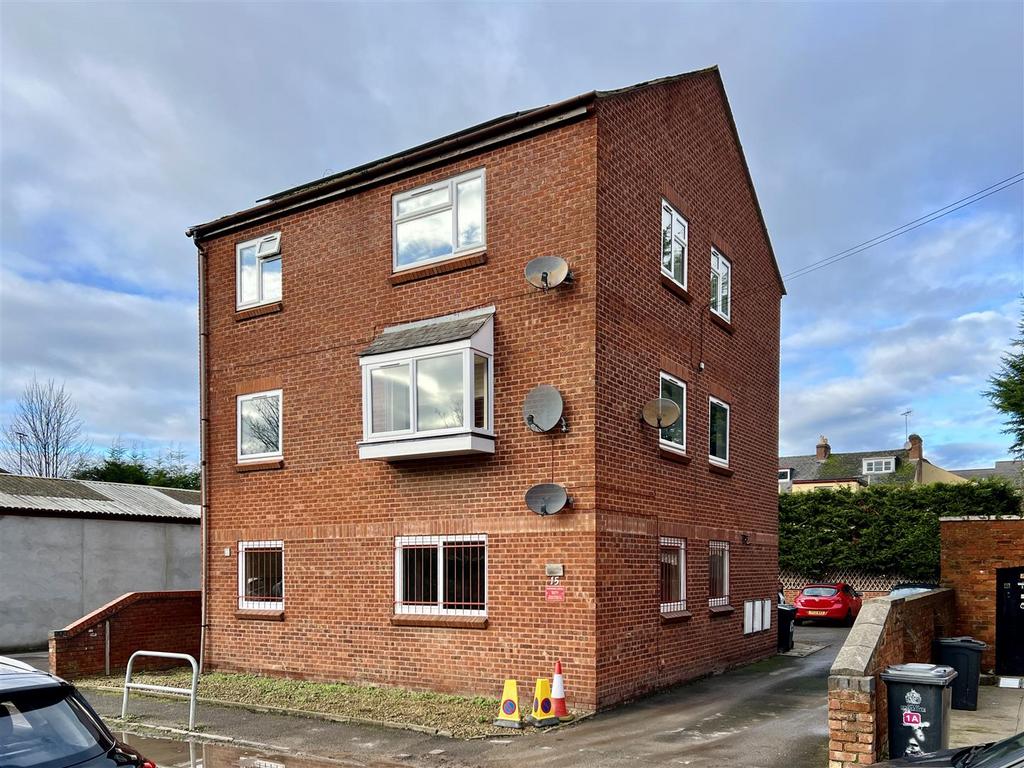 Apt 1, 15 hyde close REAR VIEW 05-01-24.jpg