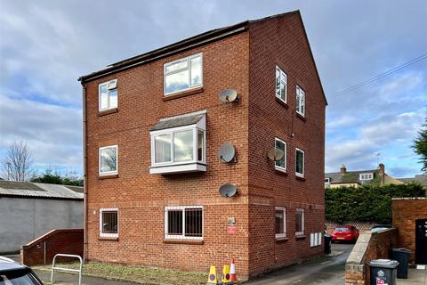 Flat 3, 15 Hyde Close, Gloucester, GL1 3PE