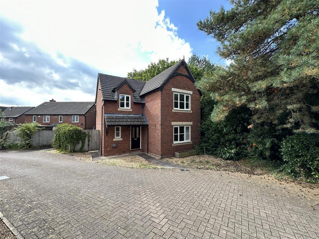 Kempley Brook Drive, Ledbury HR8 4 bed detached house for sale £350,000