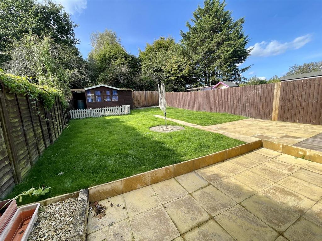 Glebe Road, Newent GL18 3 bed terraced house for sale £219,950