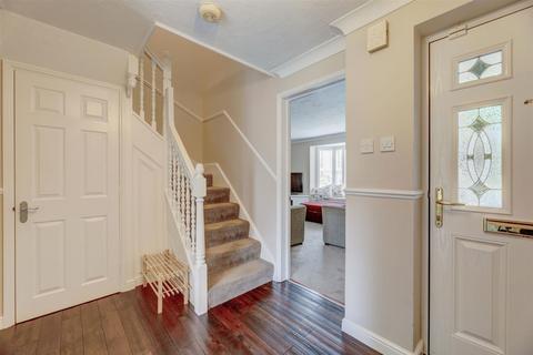 17 Bradmore Close, Solihull, B91 3ZB