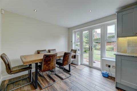 17 Bradmore Close, Solihull, B91 3ZB