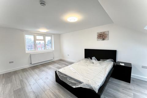 1 bedroom in a house share to rent, Carlton terrace, N18